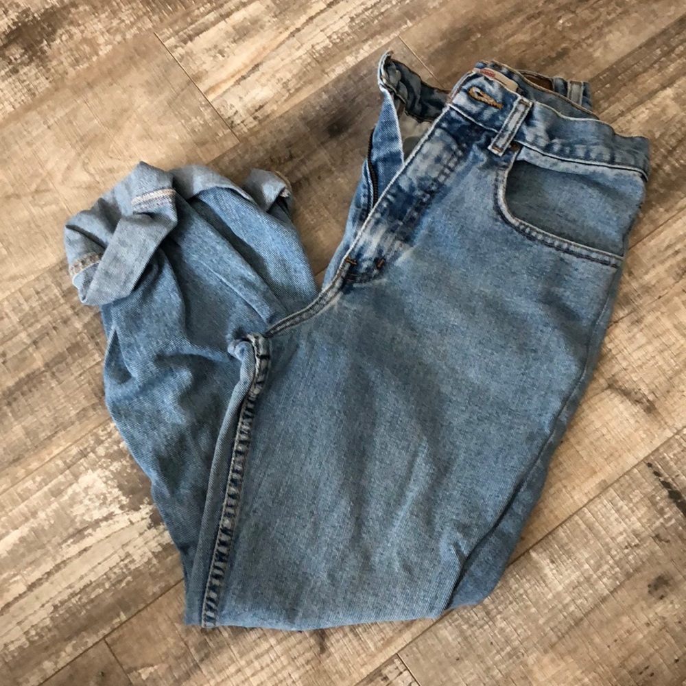 VINTAGE HIGH WAISTED JEANS